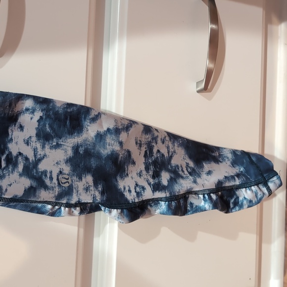 Lululemon 2 Pair EUC Speed Tights Size 8 side pockets purple and blue - Picture 8 of 15